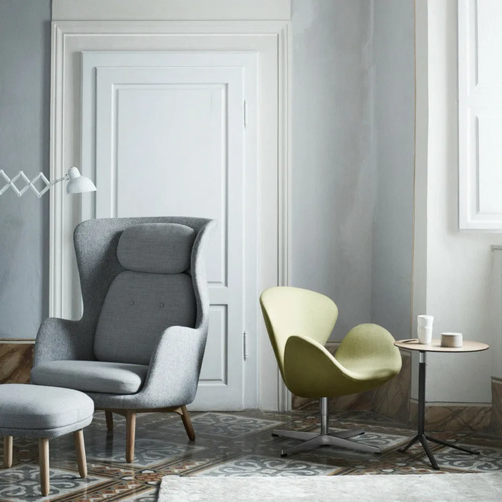 Fritz Hansen Arne Jacobsen Swan Chair